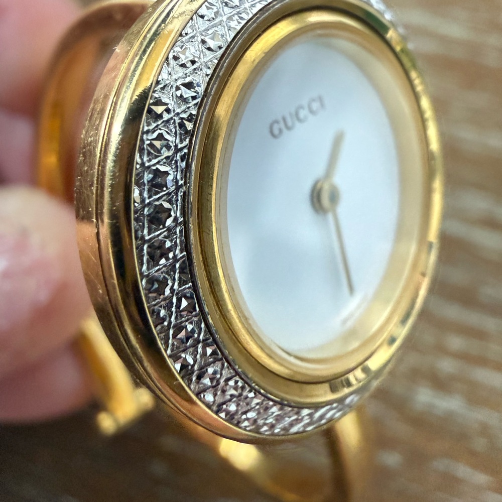 Gucci Women's Gold Watch with Colorful Bezels - Picture 13 of 16